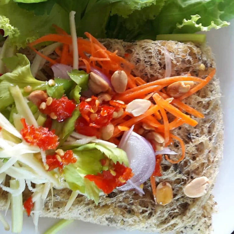 ยำปลาดุกฟู พร้อมน้ำยำ - ขุนวังทอง 120g